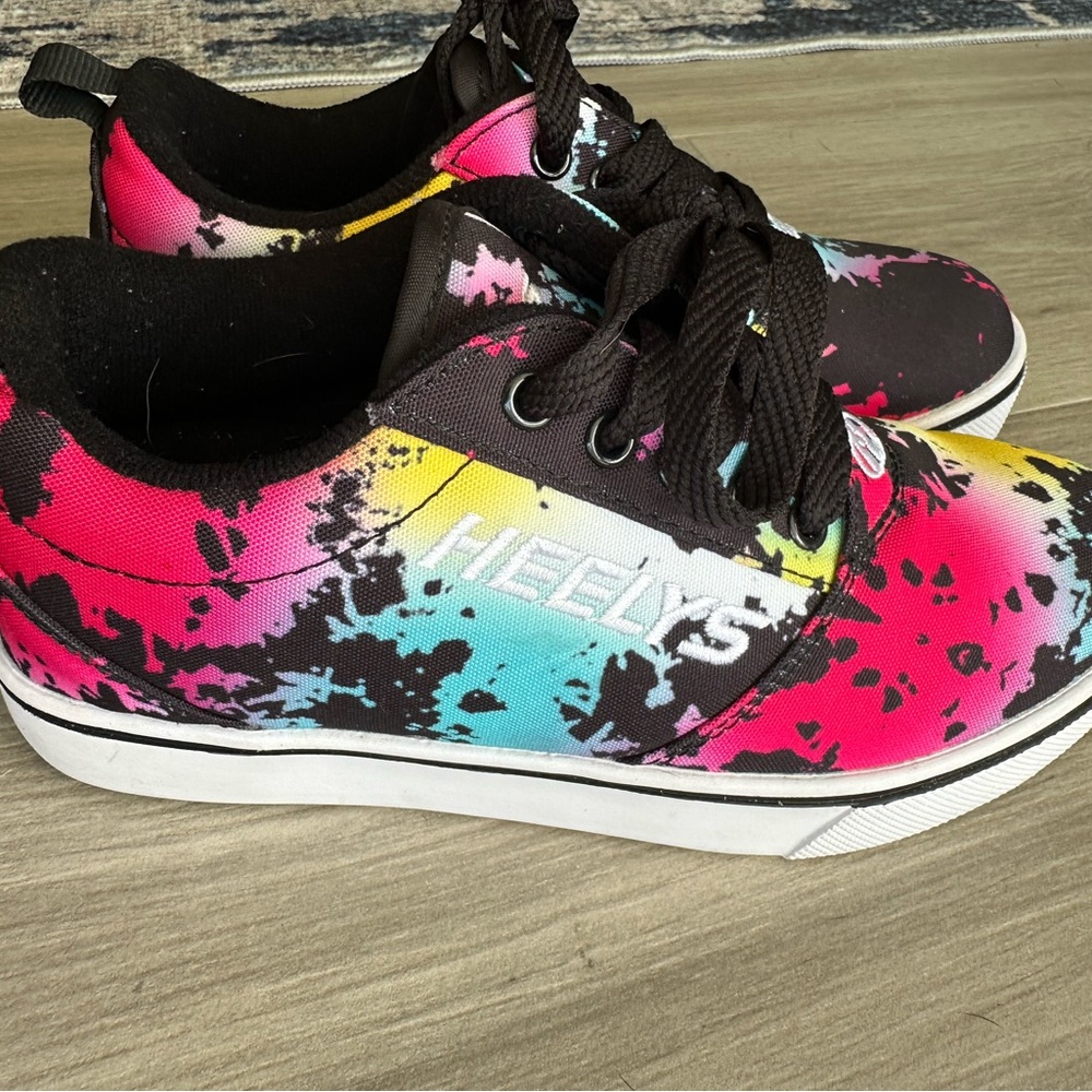 Heelys Kids' Black and Pink Splash Sneakers